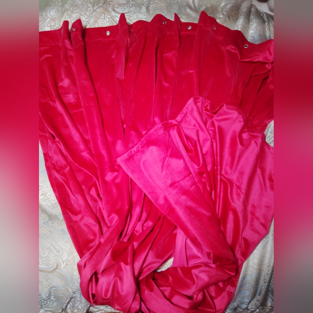 Velvet Shower curtain